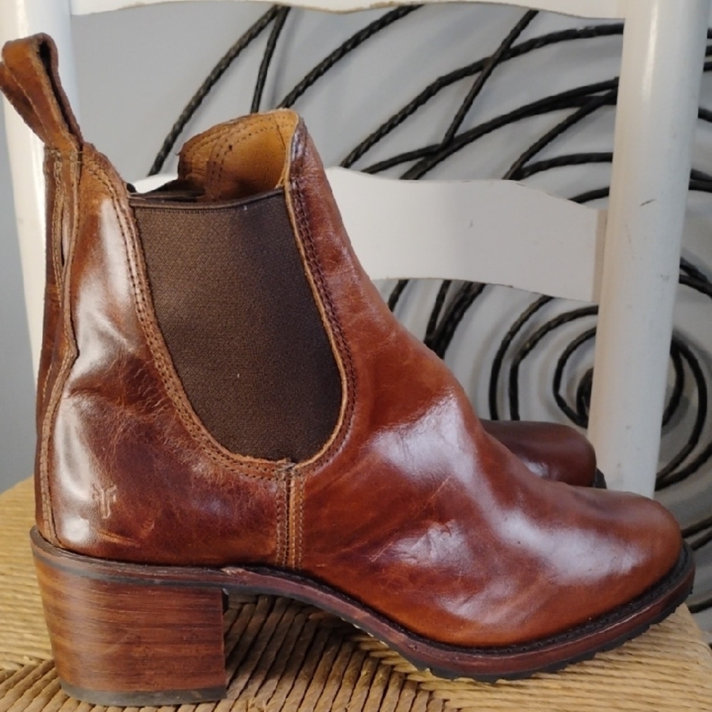 Frye Sabrina Chelsea Leather Ankle Boots - Picture 7 of 15